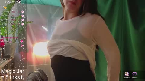 Snapshot of honeylem0n chatting on 15, 9, 2025 Molly  online show from 15, 9, 2025