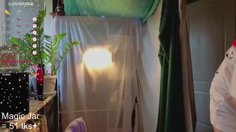 Snapshot of honeylem0n chatting on 27, 9, 2025 Molly  online show from 27, 9, 2025