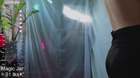 Snapshot of honeylem0n chatting on 6, 10, 2025 Molly  online show from 6, 10, 2025