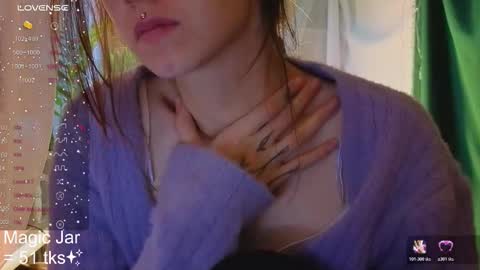 Snapshot of honeylem0n chatting on 19, 10, 2025 Molly  online show from 19, 10, 2025