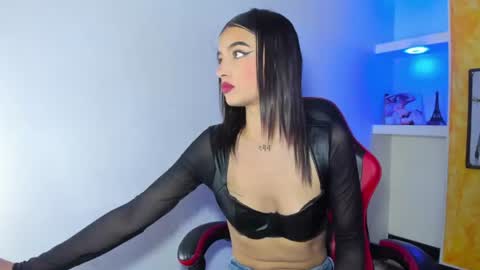 Snapshot of honeyluxe_ chatting on 22, 6, 2026 HONEY LUXE online show from 22, 6, 2026