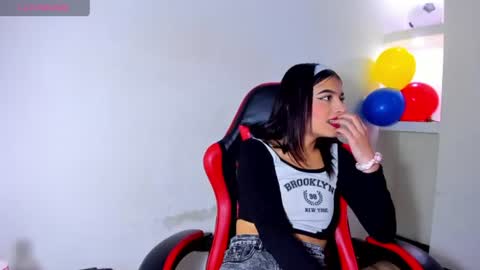 Snapshot of honeyluxe_ chatting on 26, 6, 2026 HONEY LUXE online show from 26, 6, 2026