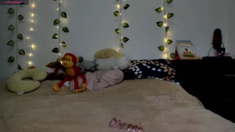 Snapshot of honeymoon1212 chatting on 9, 1, 2025 Mila K online show from 9, 1, 2025