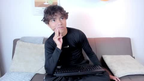 honeymoon_sariel online show from 17, 6, 2026