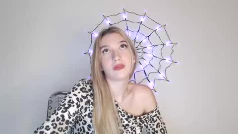 Snapshot of honeyveil chatting on 22, 10, 2025 honeyveil online show from 22, 10, 2025