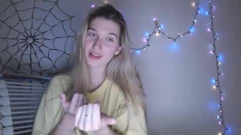 honeyveil online show from 5, 12, 2025