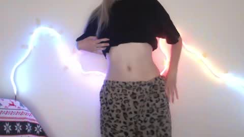 honeyveil online show from 9, 5, 2026