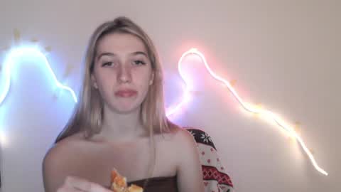 honeyveil online show from 13, 5, 2026