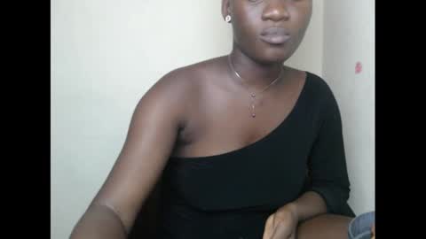 Snapshot of honeyxcunt chatting on 8, 12, 2024 honeyxcunt online show from 8, 12, 2024