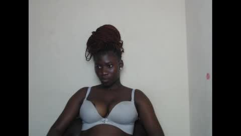 Snapshot of honeyxcunt chatting on 10, 12, 2024 honeyxcunt online show from 10, 12, 2024