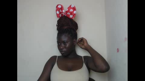 Snapshot of honeyxcunt chatting on 11, 12, 2024 honeyxcunt online show from 11, 12, 2024