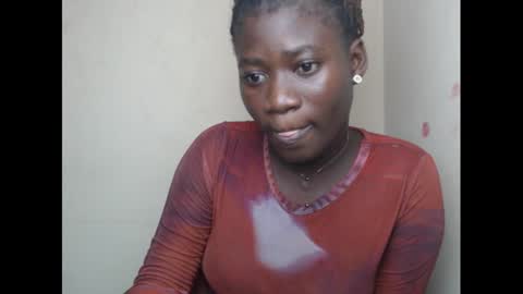 Snapshot of honeyxcunt chatting on 12, 12, 2024 honeyxcunt online show from 12, 12, 2024