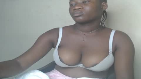 Snapshot of honeyxcunt chatting on 16, 1, 2025 honeyxcunt online show from 16, 1, 2025