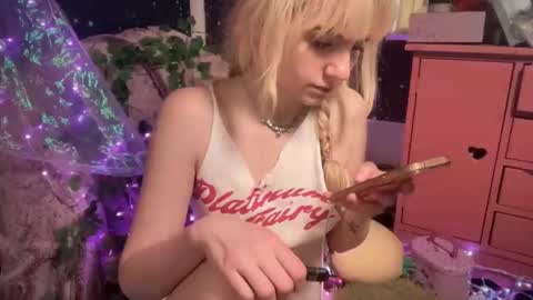 Snapshot of honeyxlimbed chatting on 6, 3, 2025 Emi Rose online show from 6, 3, 2025