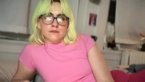 Emi Rose online show from 22, 11, 2025