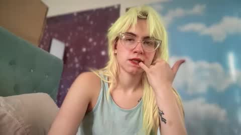 Emi Rose online show from 24, 11, 2025