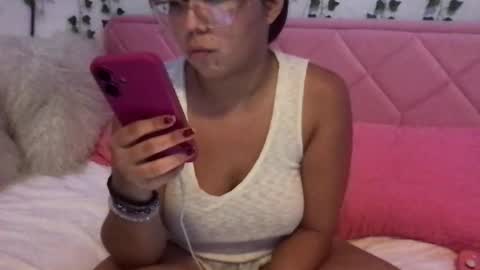 honeyyy89 online show from 10, 3, 2026