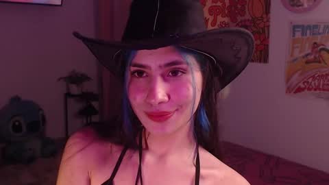 Snapshot of honeyypeaach chatting on 10, 12, 2024 online show from 10, 12, 2024