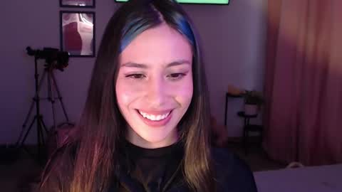 Snapshot of honeyypeaach chatting on 14, 2, 2025 online show from 14, 2, 2025