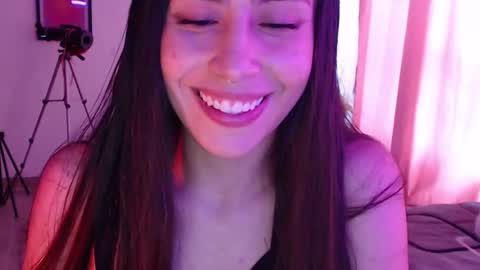 Snapshot of honeyypeaach chatting on 19, 2, 2025 online show from 19, 2, 2025