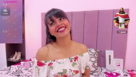 Snapshot of hoollyhendrix chatting on 2, 10, 2025 holly online show from 2, 10, 2025