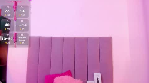 Snapshot of hoollyhendrix chatting on 16, 10, 2025 holly online show from 16, 10, 2025