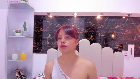 Snapshot of hoollyhendrix chatting on 25, 10, 2025 holly online show from 25, 10, 2025