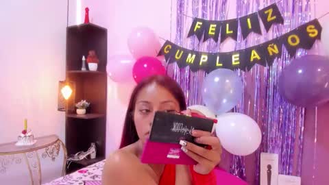 Snapshot of hoollyhendrix chatting on 31, 10, 2025 holly online show from 31, 10, 2025