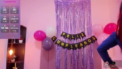 Snapshot of hoollyhendrix chatting on 1, 11, 2025 holly online show from 1, 11, 2025