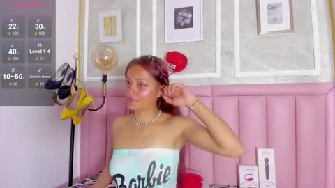 Snapshot of hoollyhendrix chatting on 17, 2, 2026 holly online show from 17, 2, 2026