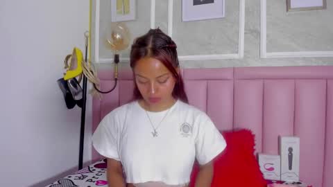 Snapshot of hoollyhendrix chatting on 19, 2, 2026 holly online show from 19, 2, 2026