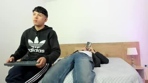 hoot_booys_ online show from 15, 2, 2026