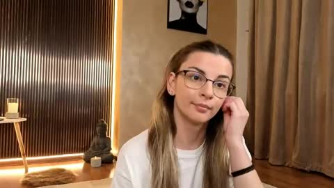 Snapshot of hope_for_fun chatting on 27, 5, 2026 Chloe online show from 27, 5, 2026