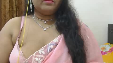 Snapshot of horneydesibabe chatting on 12, 10, 2025 horneydesibabe online show from 12, 10, 2025