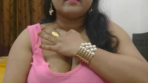Snapshot of horneydesibabe chatting on 19, 10, 2025 horneydesibabe online show from 19, 10, 2025