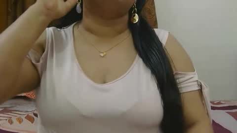 Snapshot of horneydesibabe chatting on 26, 10, 2025 horneydesibabe online show from 26, 10, 2025