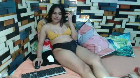 Snapshot of horniestleah chatting on 6, 3, 2026 horniestleah online show from 6, 3, 2026