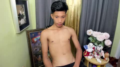 Snapshot of horny_asianmoreno chatting on 4, 3, 2025 ROGER online show from 4, 3, 2025