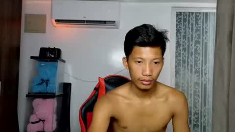 Snapshot of horny_asianmoreno chatting on 29, 10, 2025 ROGER online show from 29, 10, 2025