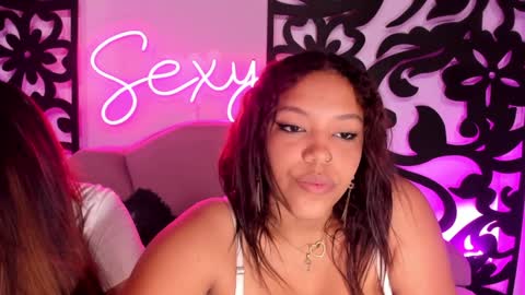 CATALINA Y LAURA  online show from 16, 1, 2025