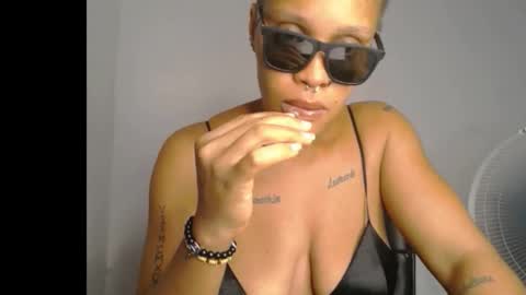 Snapshot of horny_ebonygirl_ chatting on 18, 1, 2026 horny_ebonygirl_ online show from 18, 1, 2026