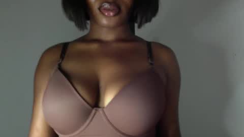 delilah online show from 11, 5, 2026