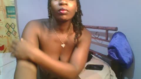 Snapshot of horny_hearts chatting on 31, 1, 2025 phanice online show from 31, 1, 2025