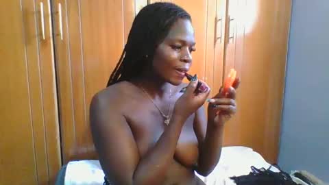 Snapshot of horny_hearts chatting on 1, 3, 2025 phanice online show from 1, 3, 2025