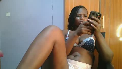 Snapshot of horny_hearts chatting on 9, 3, 2025 phanice online show from 9, 3, 2025