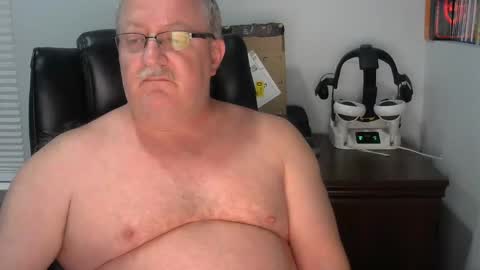 Snapshot of horny_hubby1967 chatting on 14, 9, 2025 horny_hubby1967 online show from 14, 9, 2025