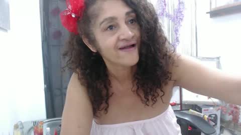 Snapshot of horny_mommy17 chatting on 27, 12, 2024 armina online show from 27, 12, 2024