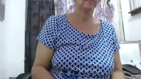 Snapshot of horny_mommy17 chatting on 27, 12, 2024 armina online show from 27, 12, 2024