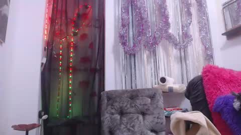 Snapshot of horny_mommy17 chatting on 11, 3, 2025 armina online show from 11, 3, 2025