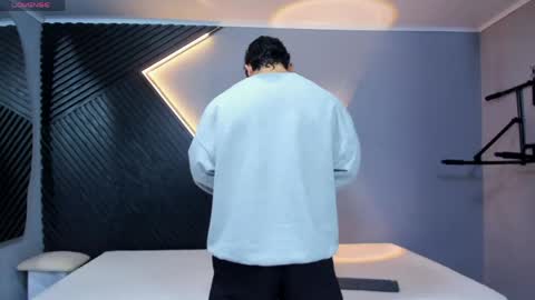 horny_nick18 online show from 28, 4, 2026